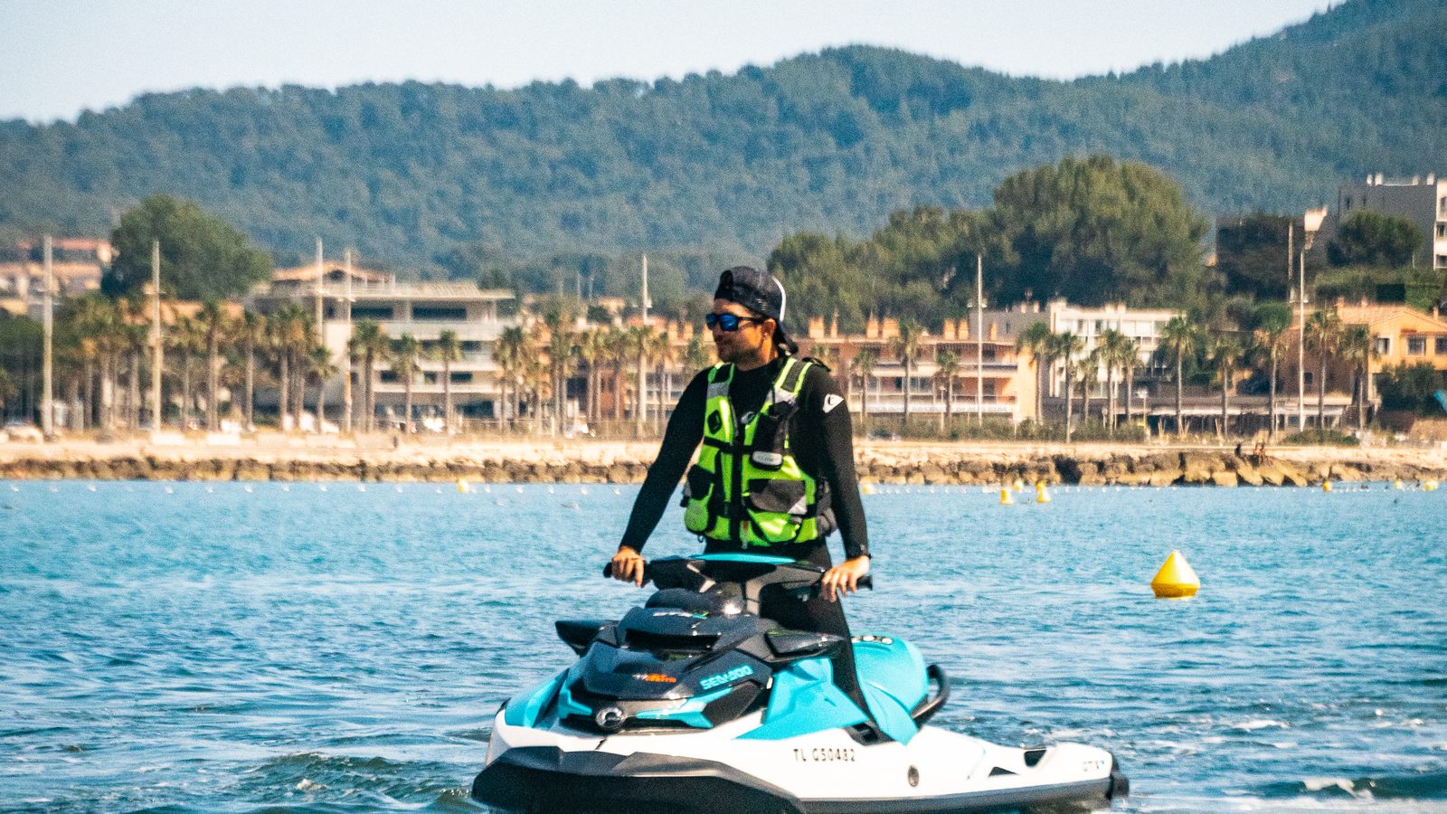 Jet ski sur l'eau